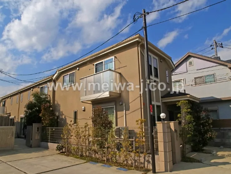 MAISON ARBRE Bの外観写真