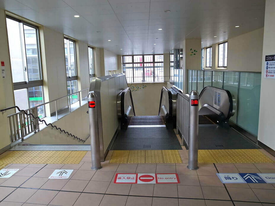 東府中駅構内
