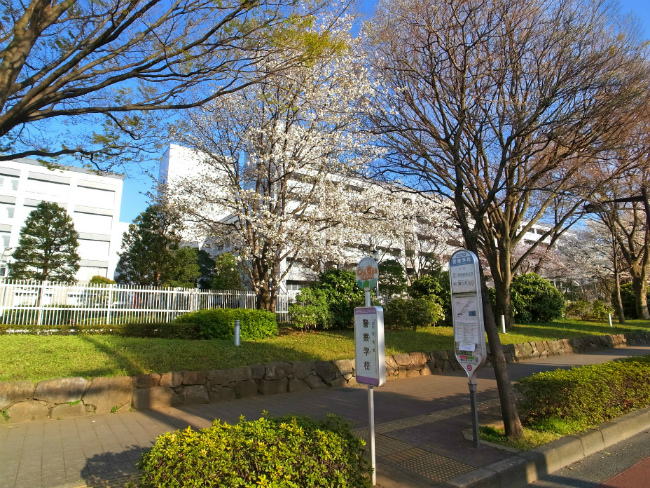 警察学校の停留所(改正前に撮影)