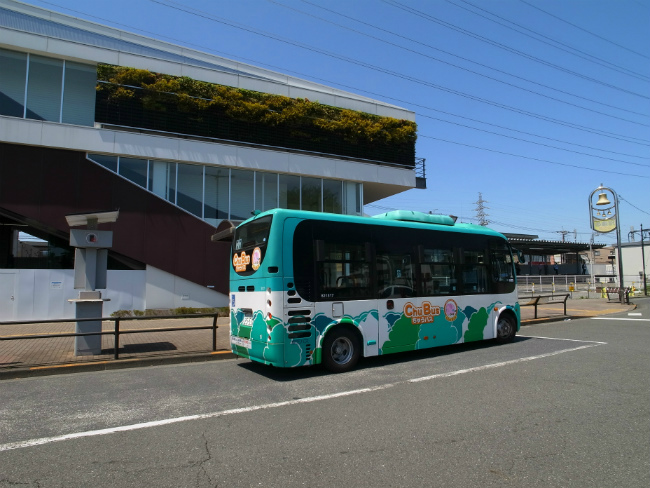 多磨駅の停留所(改正前に撮影)