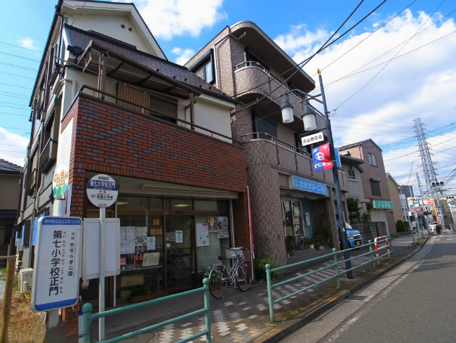 第七小学校正門の停留所（改正前に撮影）