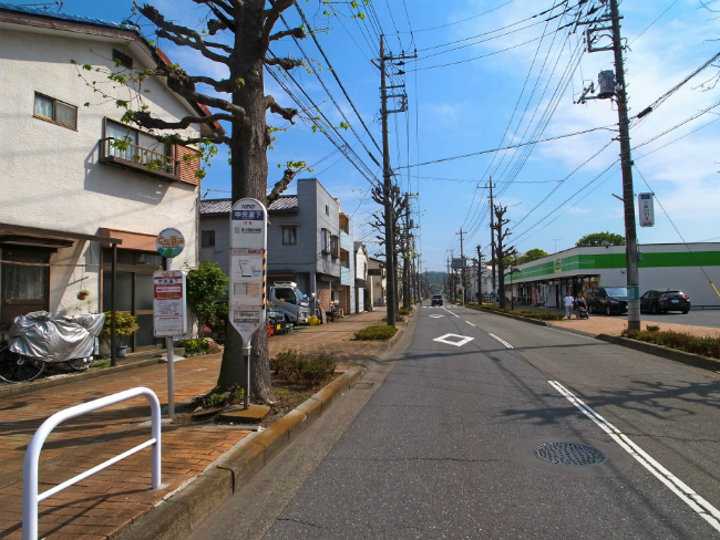 中央道下の停留所（改正前に撮影）