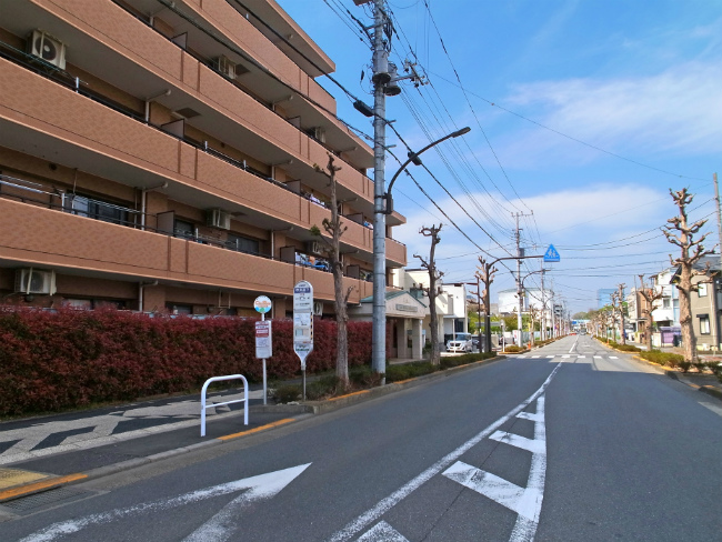 中央道下の停留所（改正前に撮影）