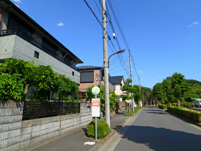 郷土の森西の停留所（改正前に撮影）