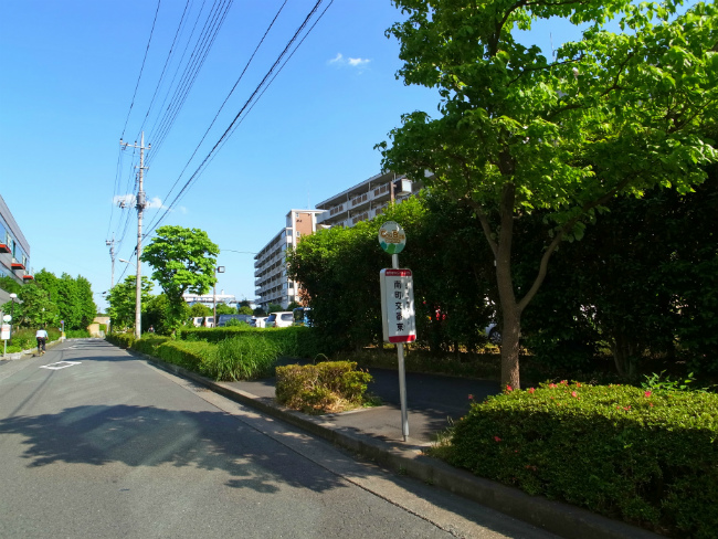 南町交番東の停留所（改正前に撮影）
