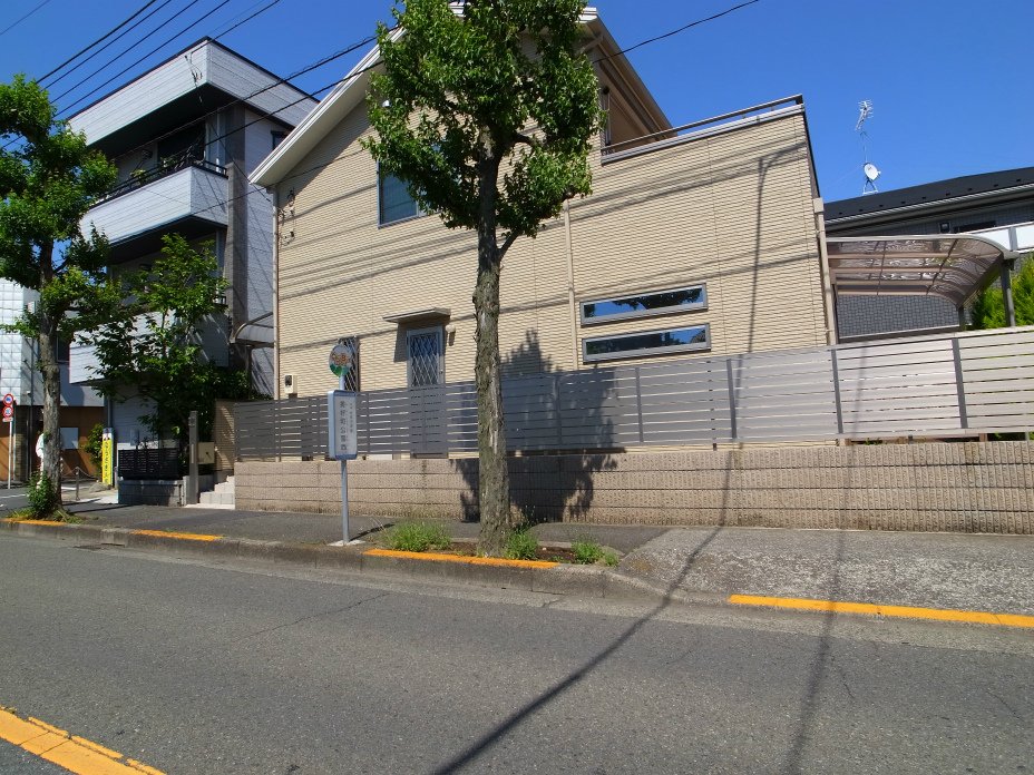 美好町公園西の停留所（上り）
