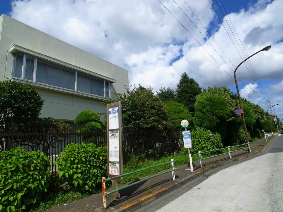 東芝南門の停留所（上り）