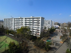 ＵＲ賃貸・車返団地２街区外観13